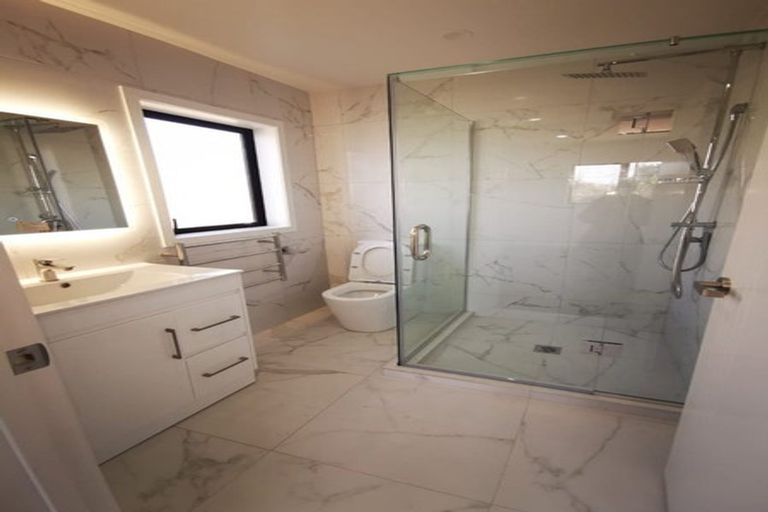 Photo of property in 124d Rosier Road, Glen Eden, Auckland, 0602