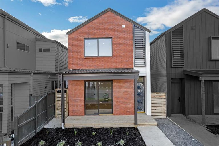 Photo of property in 14 Yellow Pear Lane, Karaka, 2578