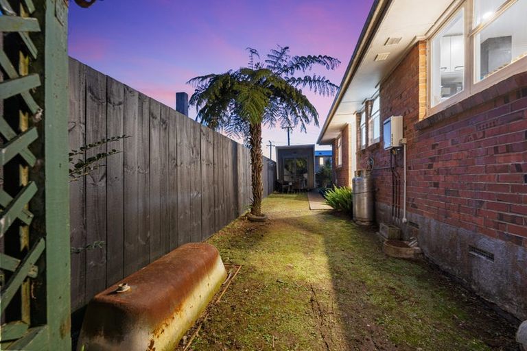 Photo of property in 16 Jordan Road, Mangere, Auckland, 2022