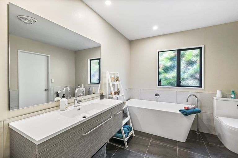 Photo of property in 46 Huia Street, Waikanae, 5036