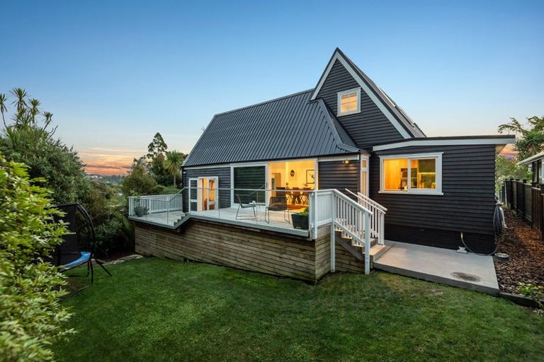 Photo of property in 64 Park Hill Road, Birkenhead, Auckland, 0626