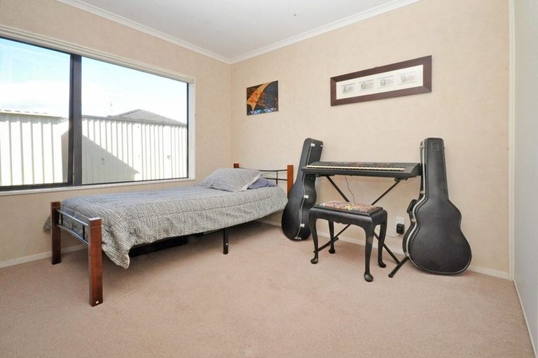 Photo of property in 219 Carnoustie Drive, Wattle Downs, Auckland, 2103
