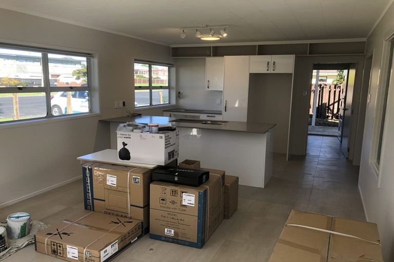 Photo of property in 1/1 Pine Road, Orewa, 0931