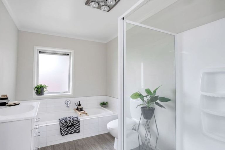 Photo of property in 33 Rossall Crescent, Rolleston, 7615