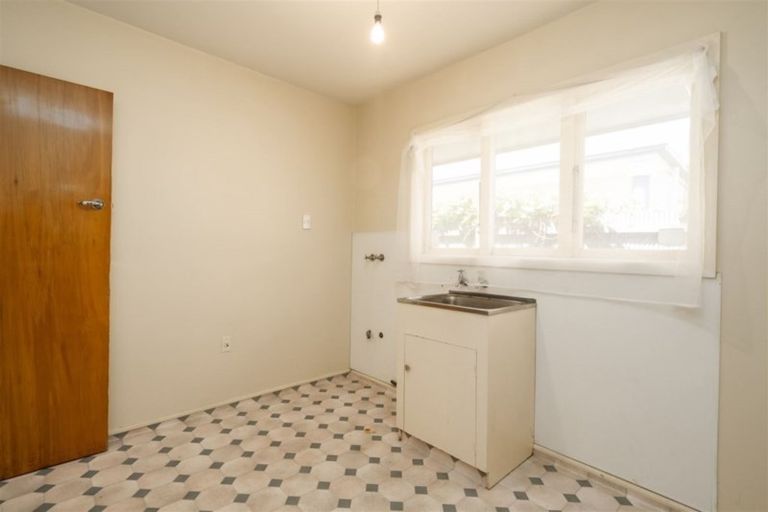 Photo of property in 277 Memorial Avenue, Burnside, Christchurch, 8053