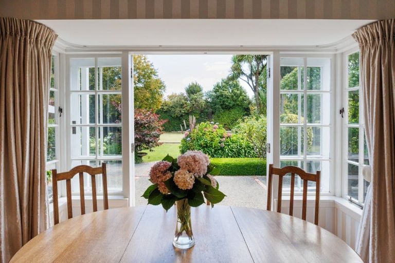 Photo of property in 15 Trent Avenue, Hokowhitu, Palmerston North, 4410