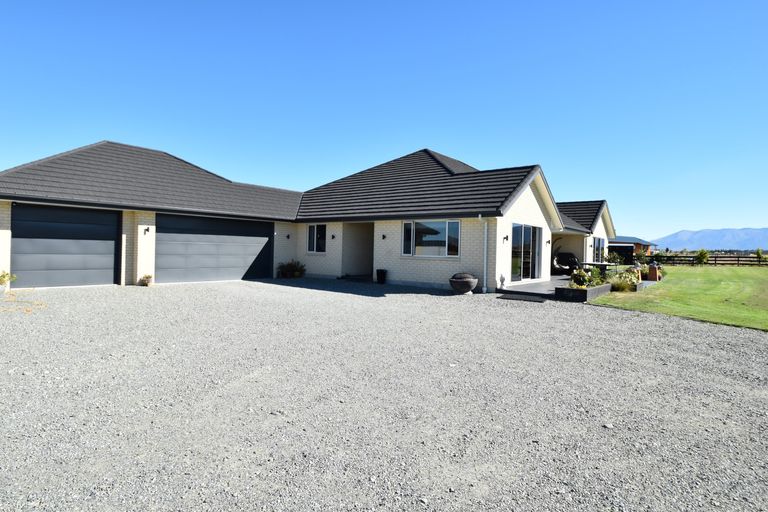Photo of property in 4 The Drive, Twizel, 7999