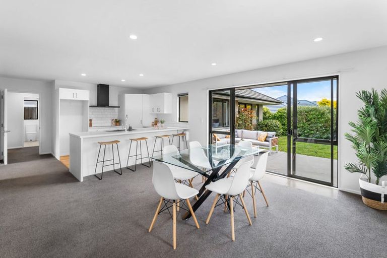 Photo of property in 15 Harrys Way, Redwood, Christchurch, 8051