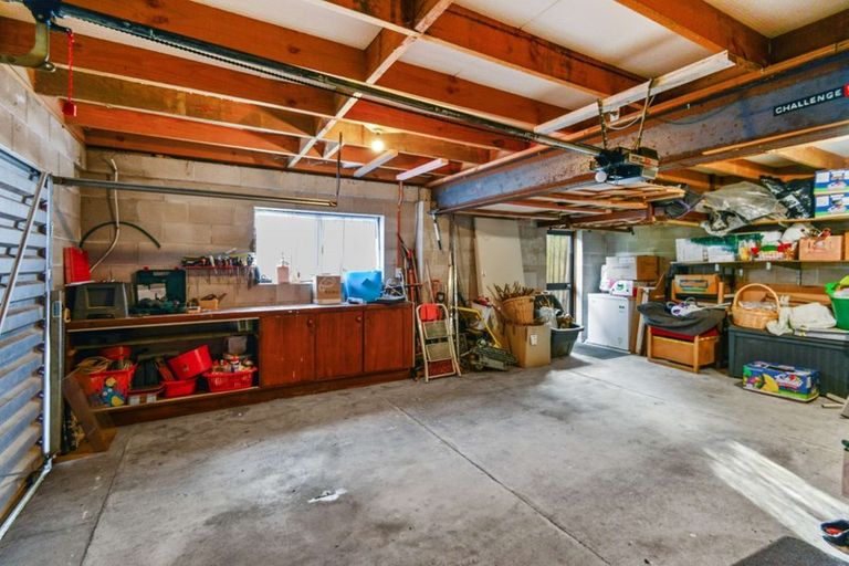 Photo of property in 109 James Cook Street, Havelock North, 4130