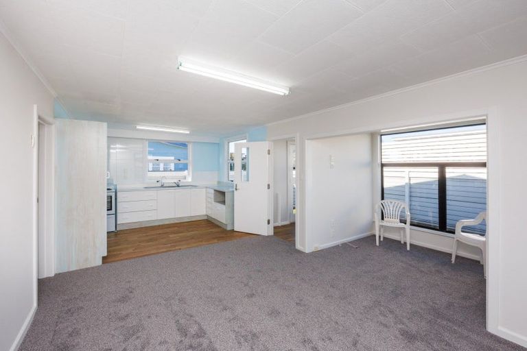 Photo of property in 1 Warren Street, Foxton Beach, Foxton, 4815