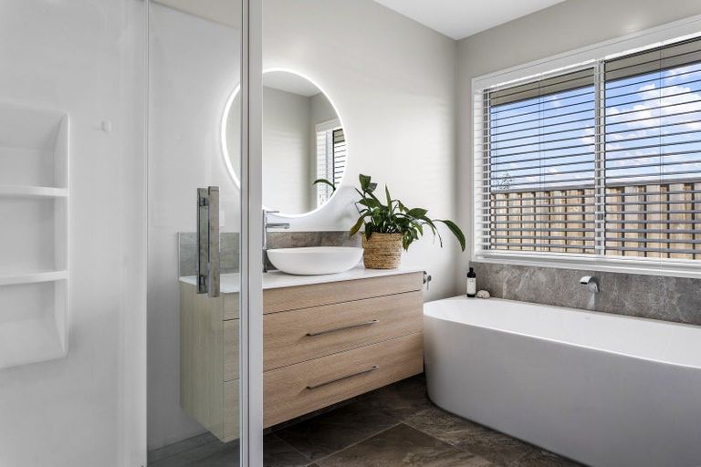 Photo of property in 6 Hunter Lane, Amberley, 7410