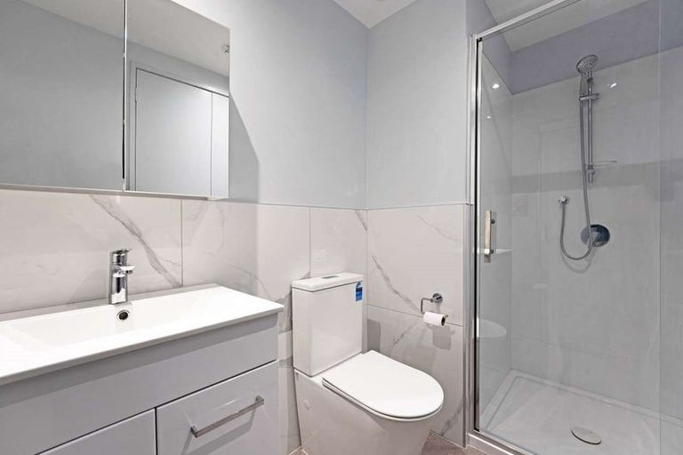 Photo of property in Shoal Haven Apartments, 203c/130 Anzac Street, Takapuna, Auckland, 0622