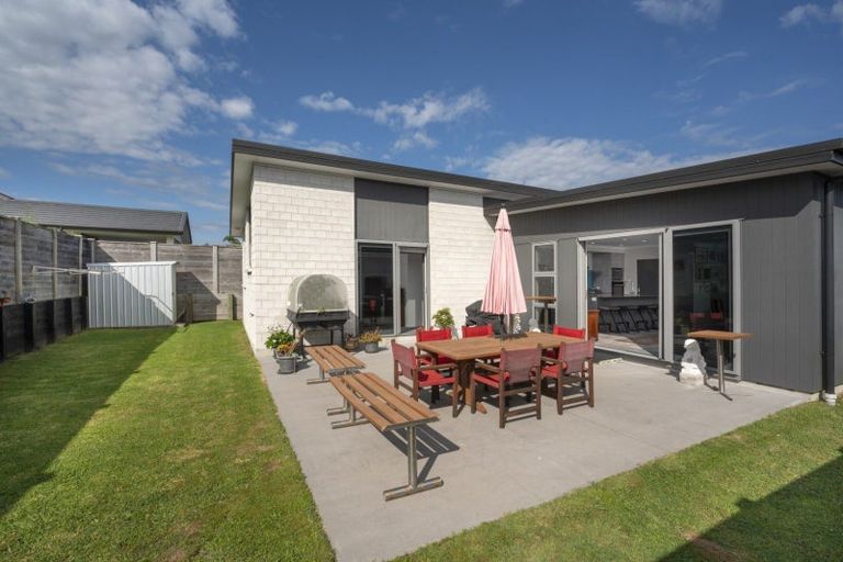 Photo of property in 3 Augusta Rise, Omokoroa, 3114