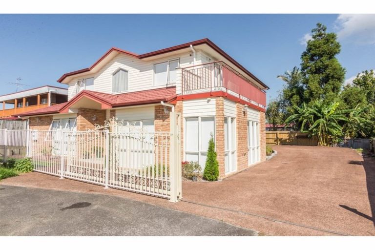 Photo of property in 2a Wattle Street, New Lynn, Auckland, 0600
