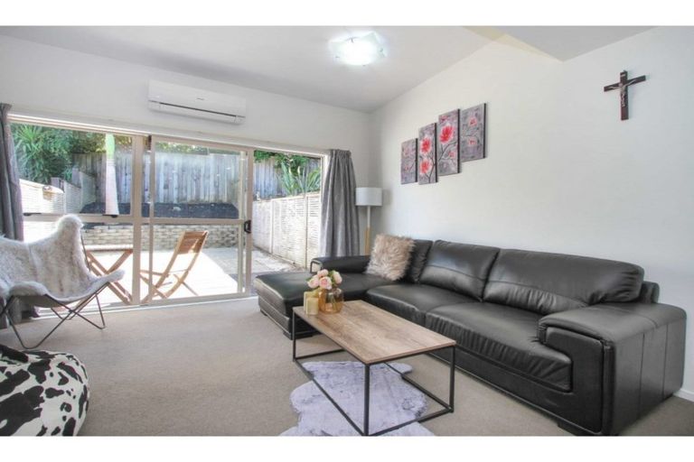 Photo of property in 3/206 Manuka Road, Bayview, Auckland, 0629