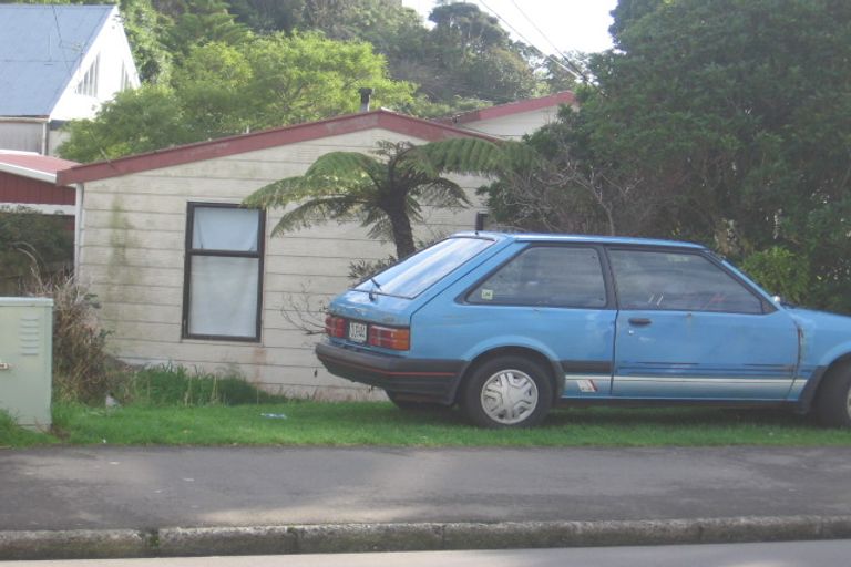 Photo of property in 68 Broderick Road, Johnsonville, Wellington, 6037