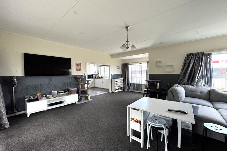 Photo of property in 1 Kipling Street, Roslyn, Palmerston North, 4414