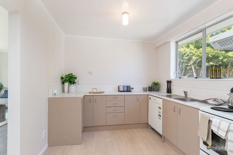 Photo of property in 7 Garth Lane, Maoribank, Upper Hutt, 5018