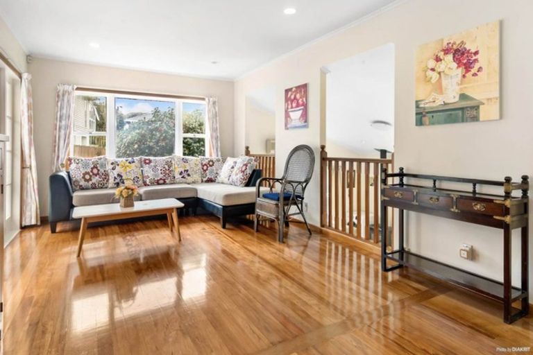 Photo of property in 27 Bruce Road, Glenfield, Auckland, 0629