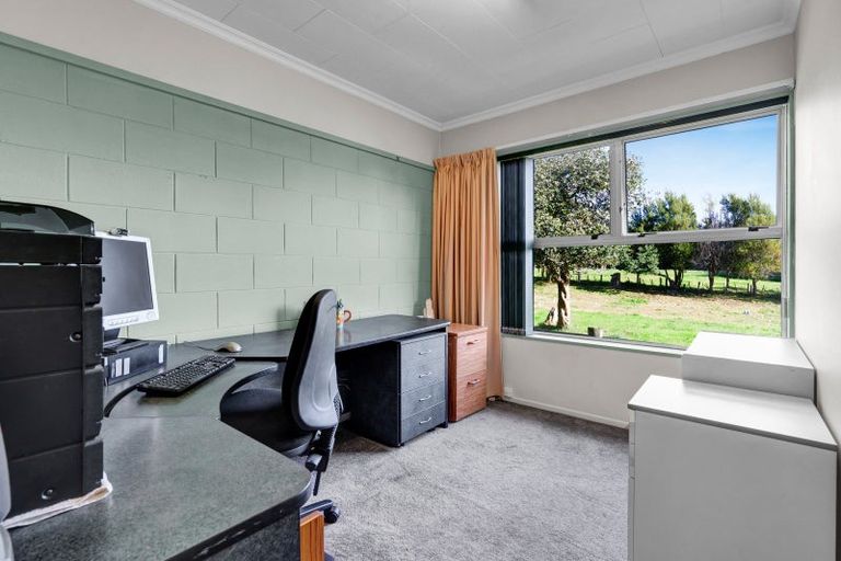Photo of property in 120 Paraite Road, Paraite, New Plymouth, 4373