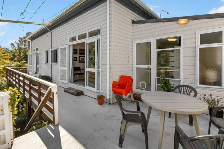 Photo of property in 28 Carrington Street, New Plymouth, 4310