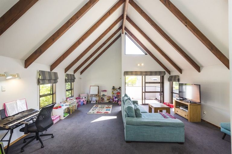 Photo of property in 79 Waterloo Crescent, Hokowhitu, Palmerston North, 4410