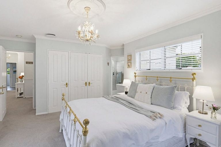 Photo of property in 5 Patterson Grove, Waikanae, 5036