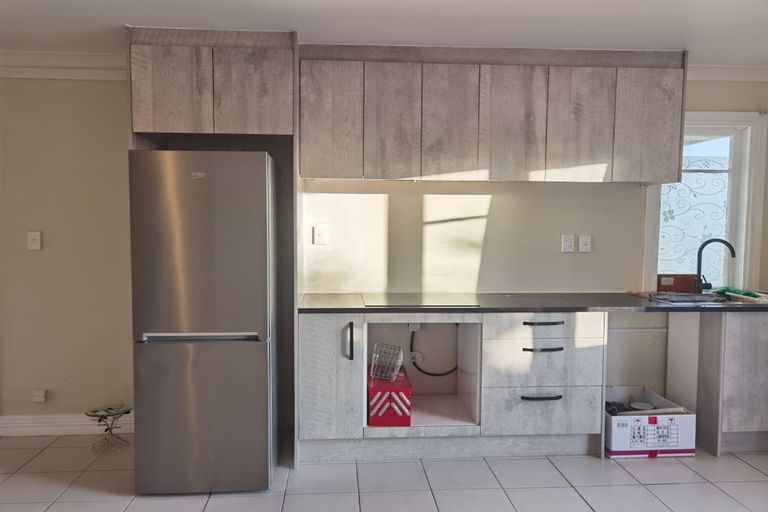 Photo of property in 1 Rubens Lane, West Harbour, Auckland, 0618