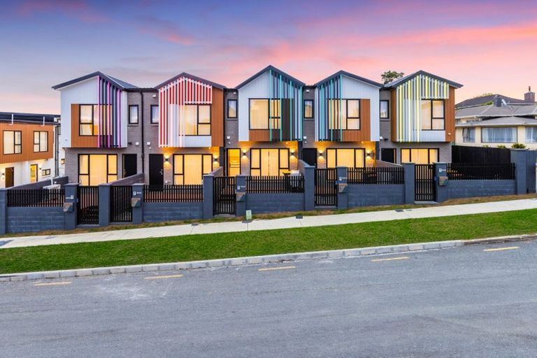 Photo of property in 2/21 Hazards Road, Weymouth, Auckland, 2103