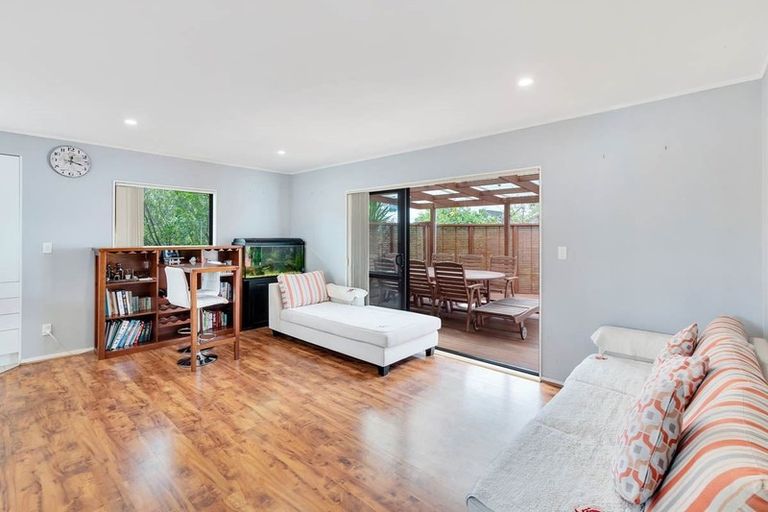 Photo of property in 76a View Road, Henderson, Auckland, 0612