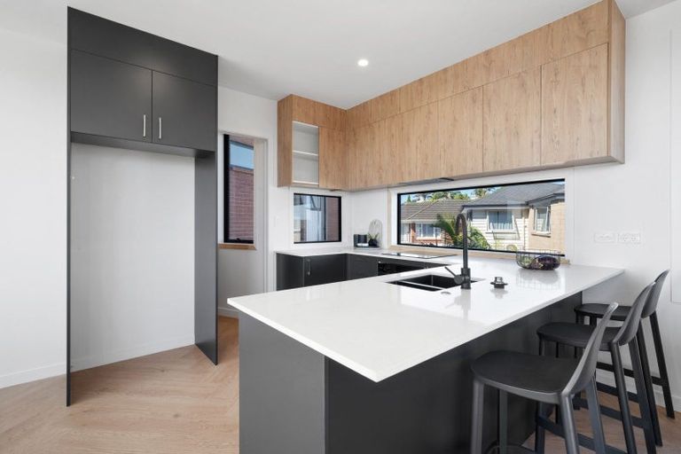 Photo of property in 2/8 Bennett Road, Pakuranga, Auckland, 2010