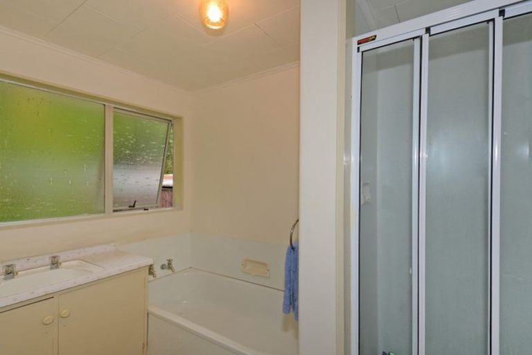 Photo of property in 15 Gillespies Road, Birchville, Upper Hutt, 5018