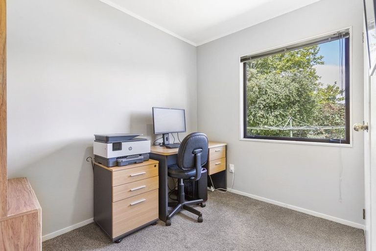 Photo of property in 15 Pinewood Grove, Botany Downs, Auckland, 2010