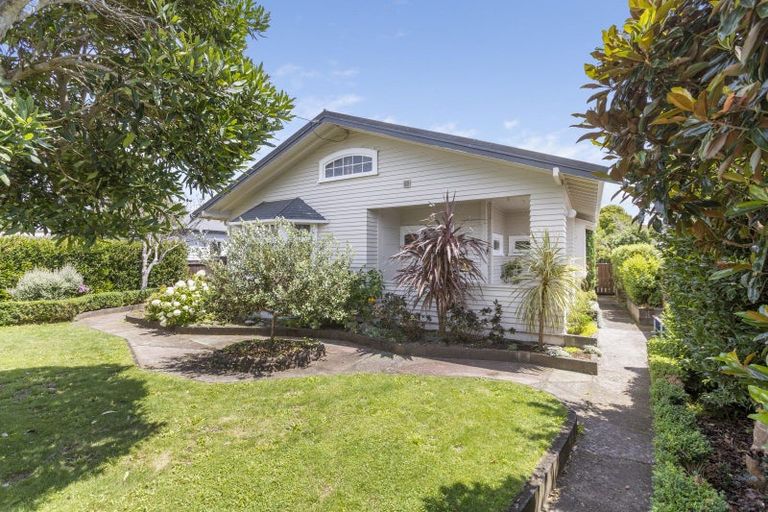 Photo of property in 96 Tukapa Street, Westown, New Plymouth, 4310