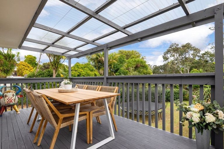 Photo of property in 21 Stott Avenue, Birkdale, Auckland, 0626