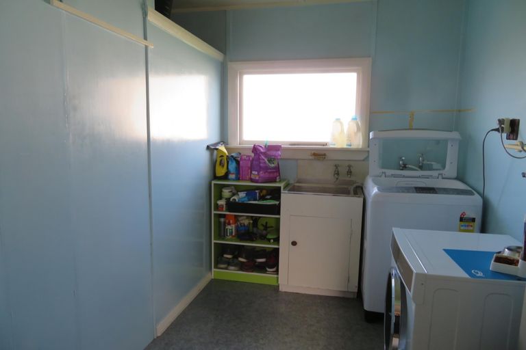 Photo of property in 75 Rhodes Street, Waimate, 7924