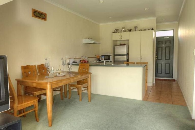 Photo of property in Tuscany Towers, 87/1 Ambrico Place, New Lynn, Auckland, 0600