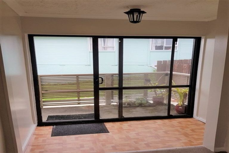 Photo of property in 9 Bellona Place, Cannons Creek, Porirua, 5024