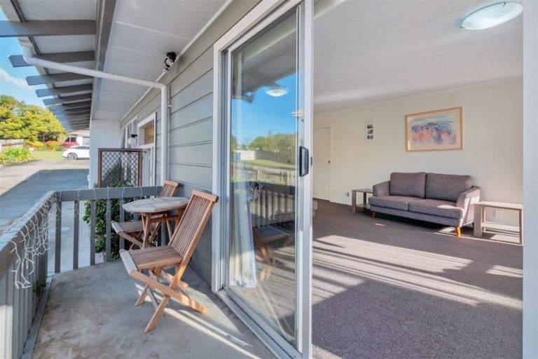 Photo of property in 7 Spence Road, Henderson, Auckland, 0612