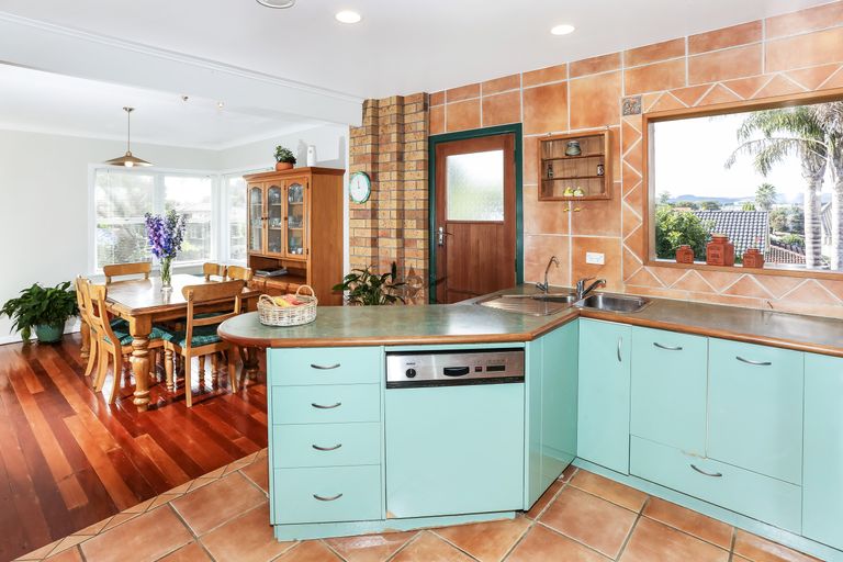 Photo of property in 8 Youngs Road, Papakura, 2110