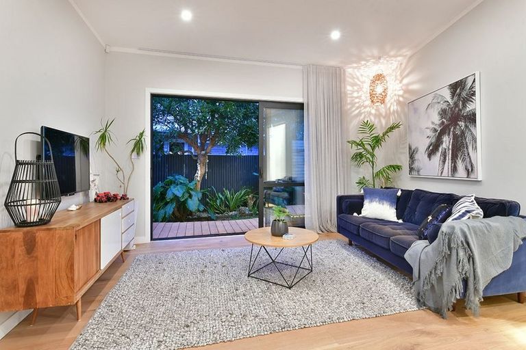 Photo of property in 73 The Circle, Manly, Whangaparaoa, 0930