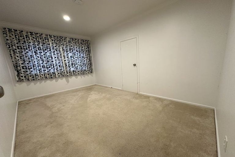 Photo of property in 42 Hilling Street, Titirangi, Auckland, 0604