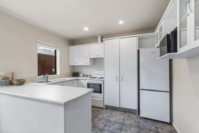 Photo of property in Miramar Villas, 2/3 Byron Street, Miramar, Wellington, 6022