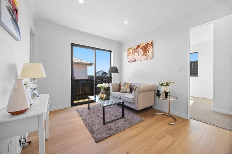 Photo of property in 2 Laurel Drive, Rosehill, 2113