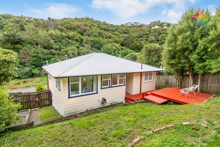 Photo of property in 6 Tobruk Street, Karori, Wellington, 6012