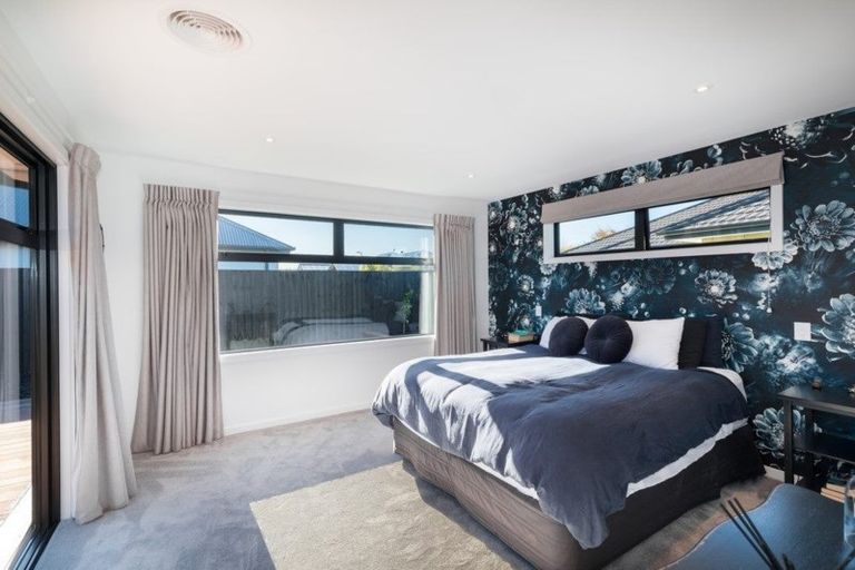 Photo of property in 40 Holiday Drive, Mairehau, Christchurch, 8052