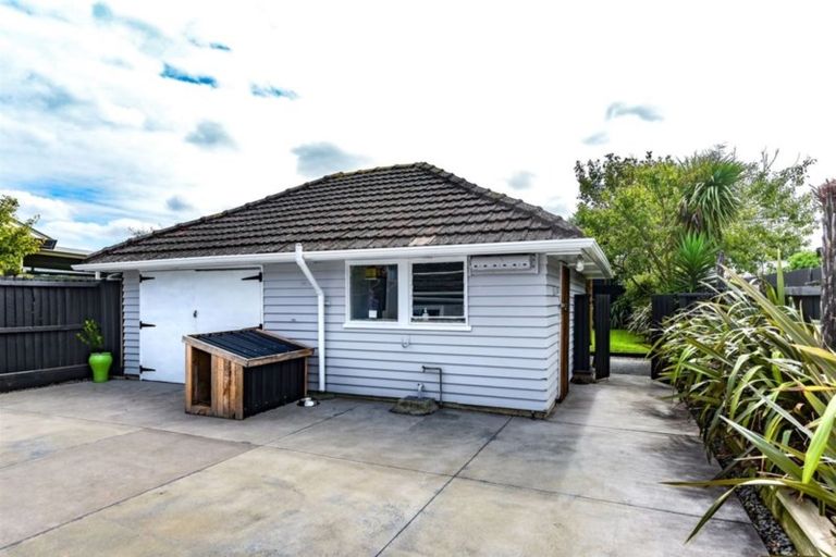 Photo of property in 56 Pacific Road, North New Brighton, Christchurch, 8083