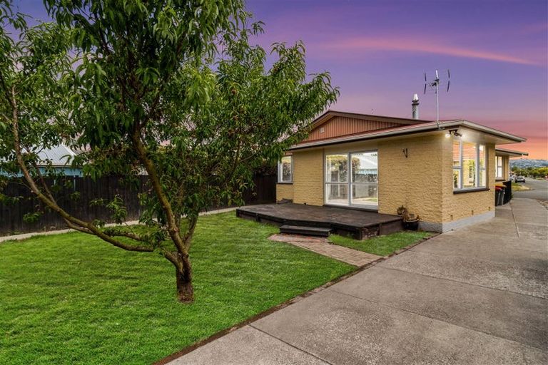 Photo of property in 15 Arran Crescent, Woolston, Christchurch, 8062