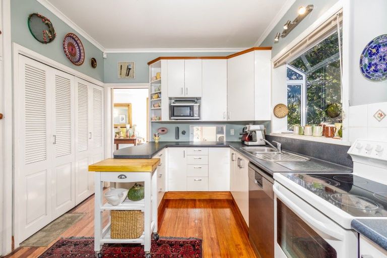 Photo of property in 32 Tollemache Road East, Longlands, Hastings, 4122