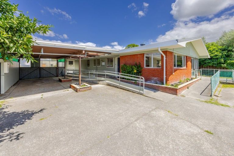 Photo of property in 16 Anderson Road, Taradale, Napier, 4112